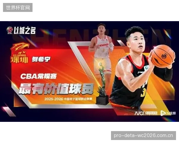 深圳队凭借高效的攻防转换体系晋级四强,贺希宁成为球队外线防守第一尖兵。 深圳队凭借高效的攻防转换体系晋级四强,贺希宁成为球队外线防守第一尖兵。